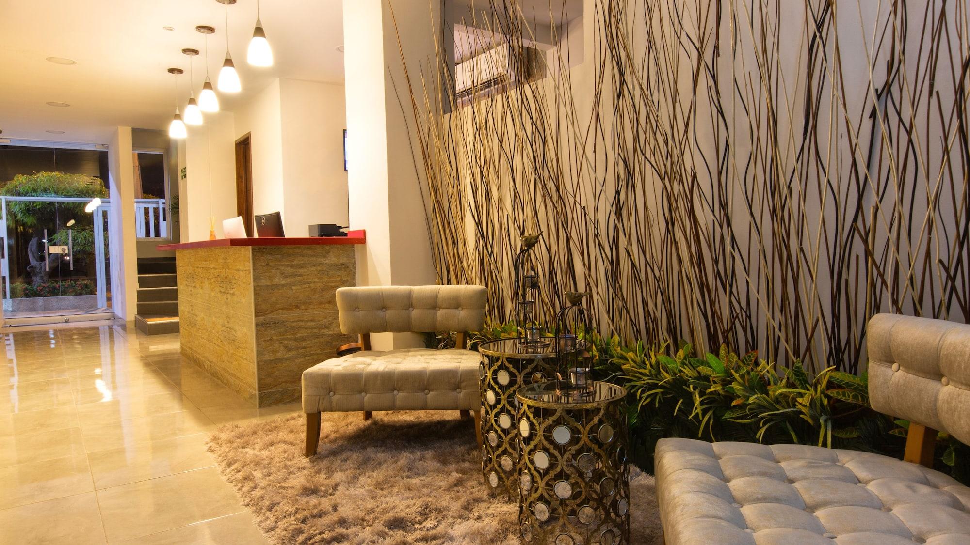 Vista Lobby Hotel Mayales Plaza