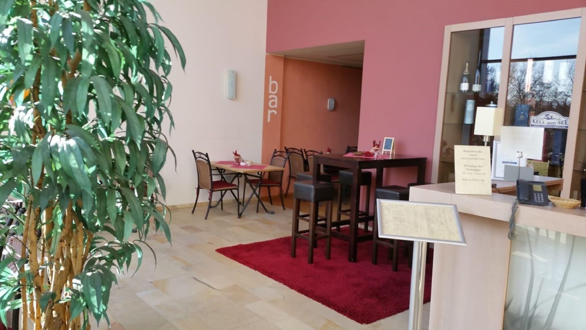 Bar/Salón Seehotel Kell am See