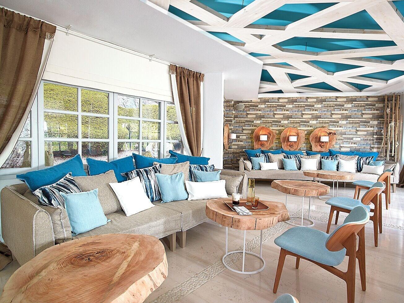 Varios Kythnos Bay Hotel