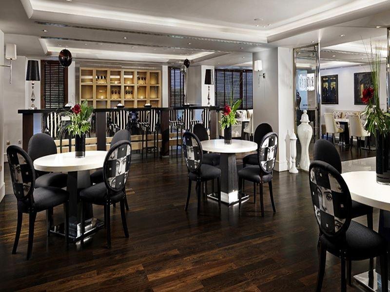 Bar/Salón Porto Rio Hotel