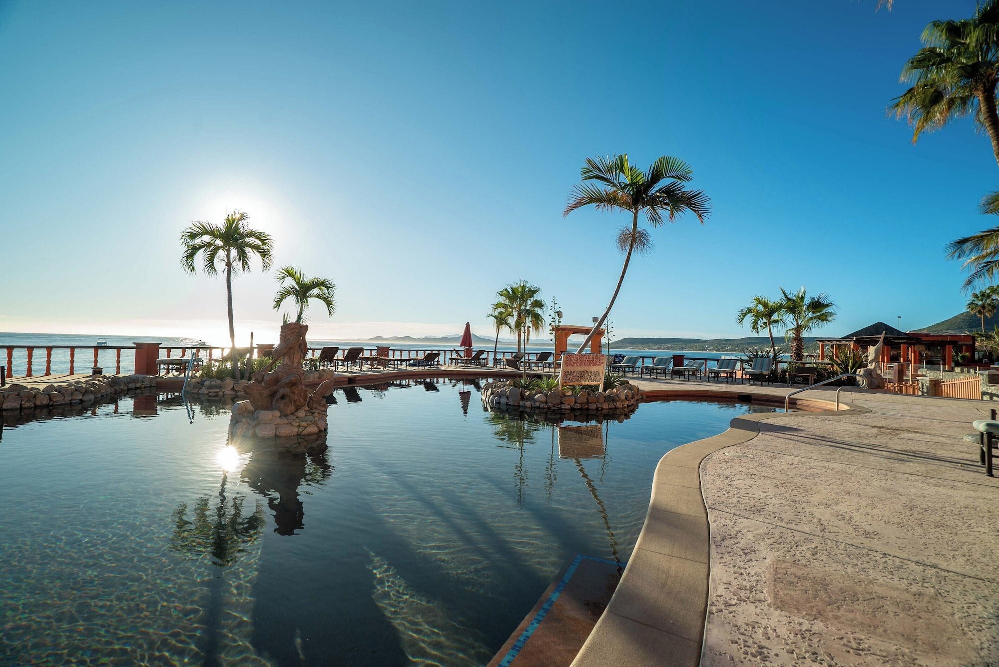 Vista Piscina Hotel Palmas De Cortez