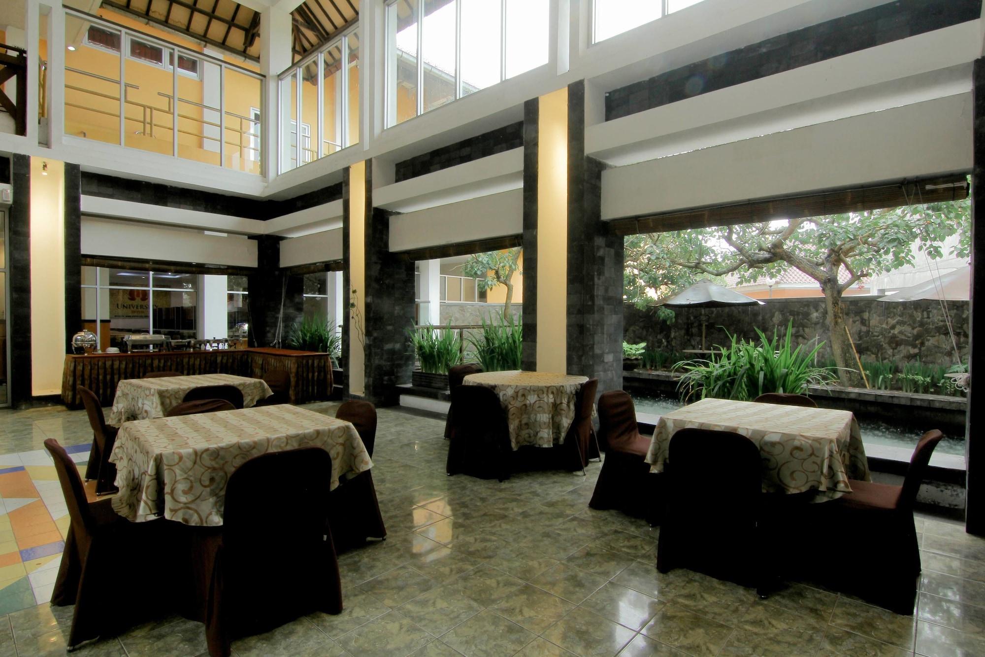Restaurant University Hotel Yogyakarta