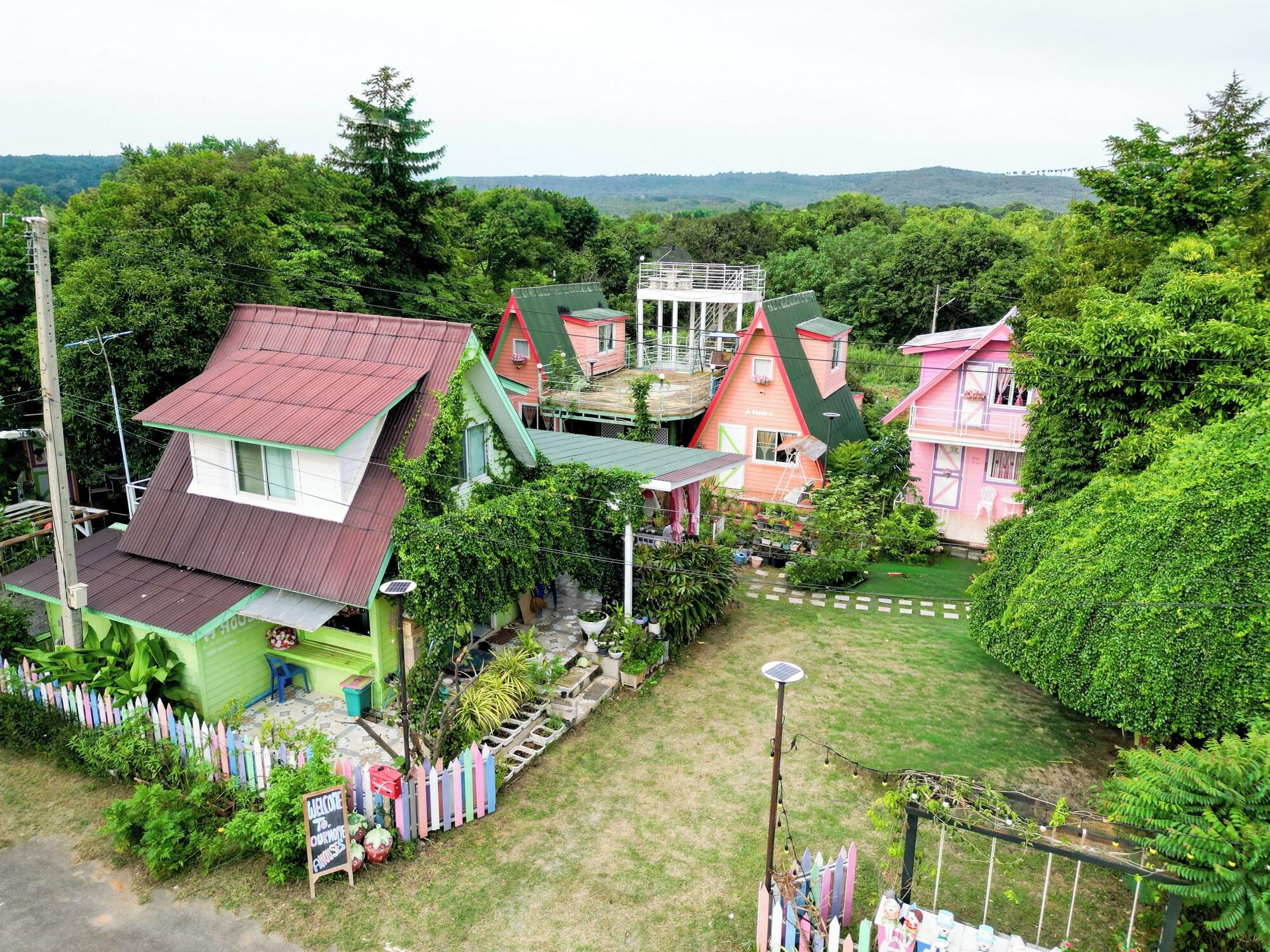 Varios A Houses Homestay