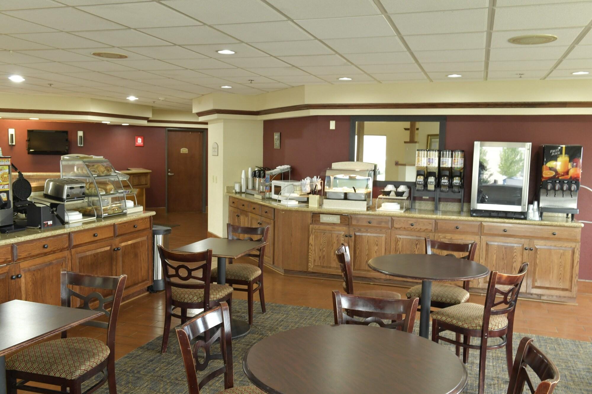 Restaurant Baymont Inn & Suites by Wyndham Lincoln NE