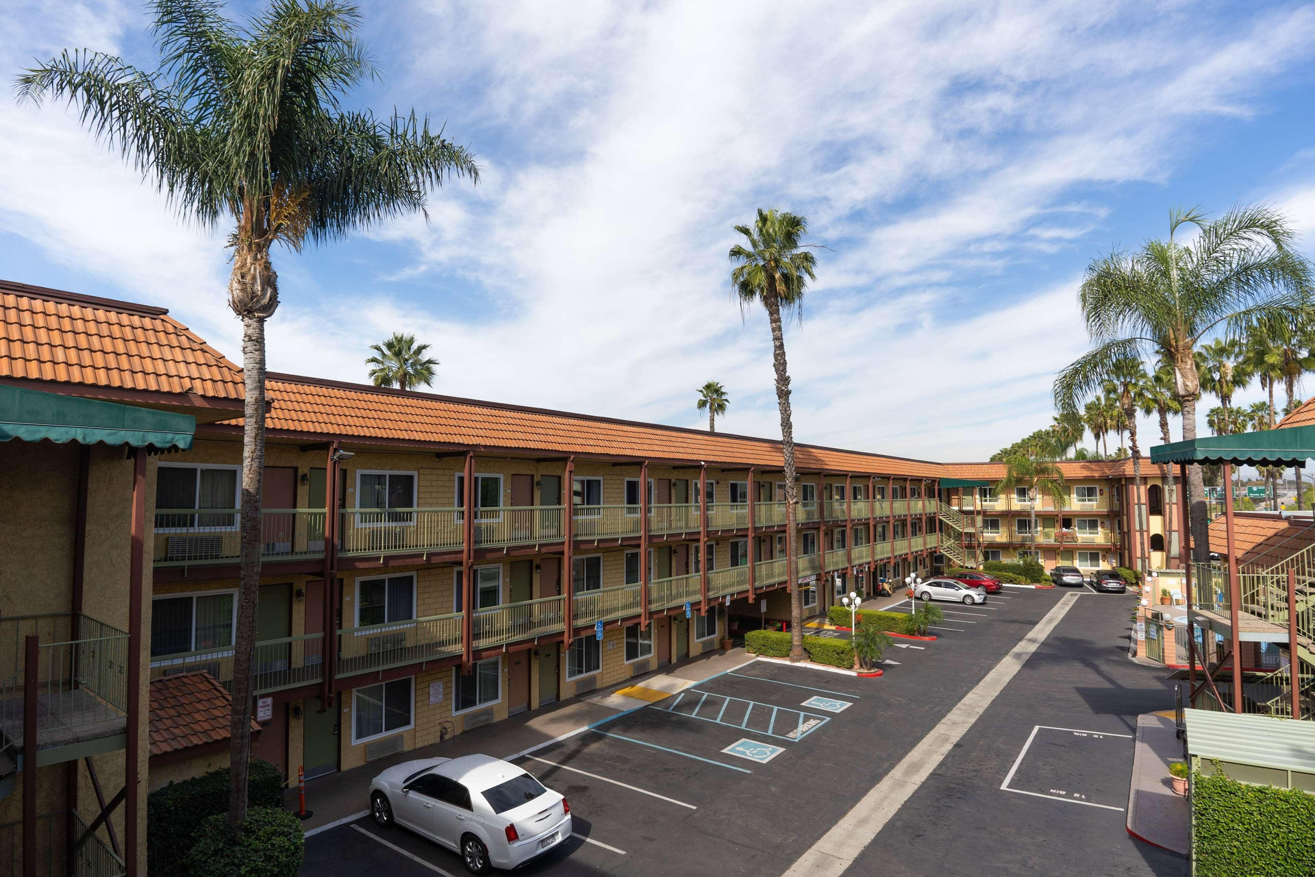 Vista Exterior Super 8 by Wyndham Anaheim/Disneyland Drive