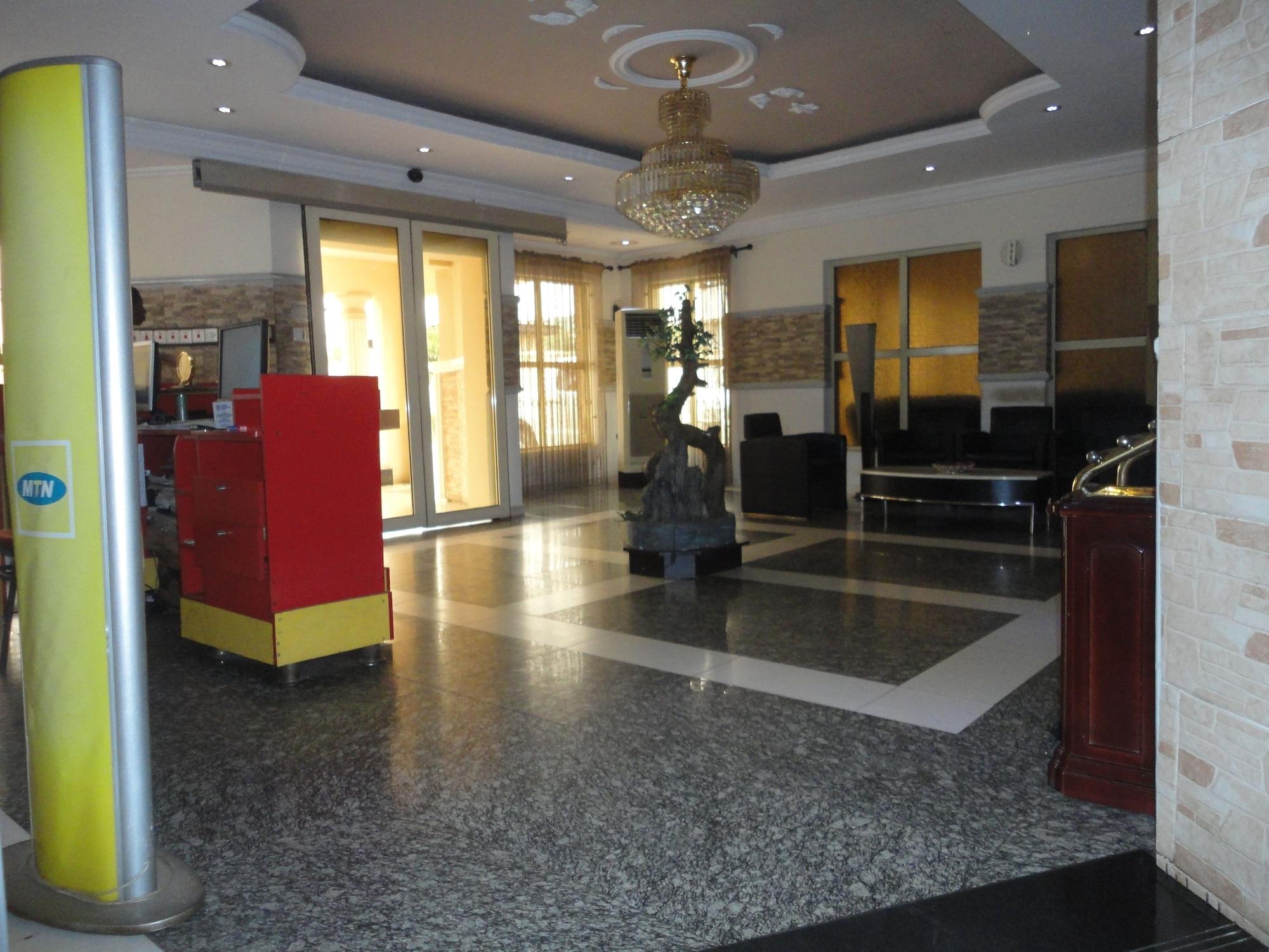 Vista Lobby SDM Tavern and Suites