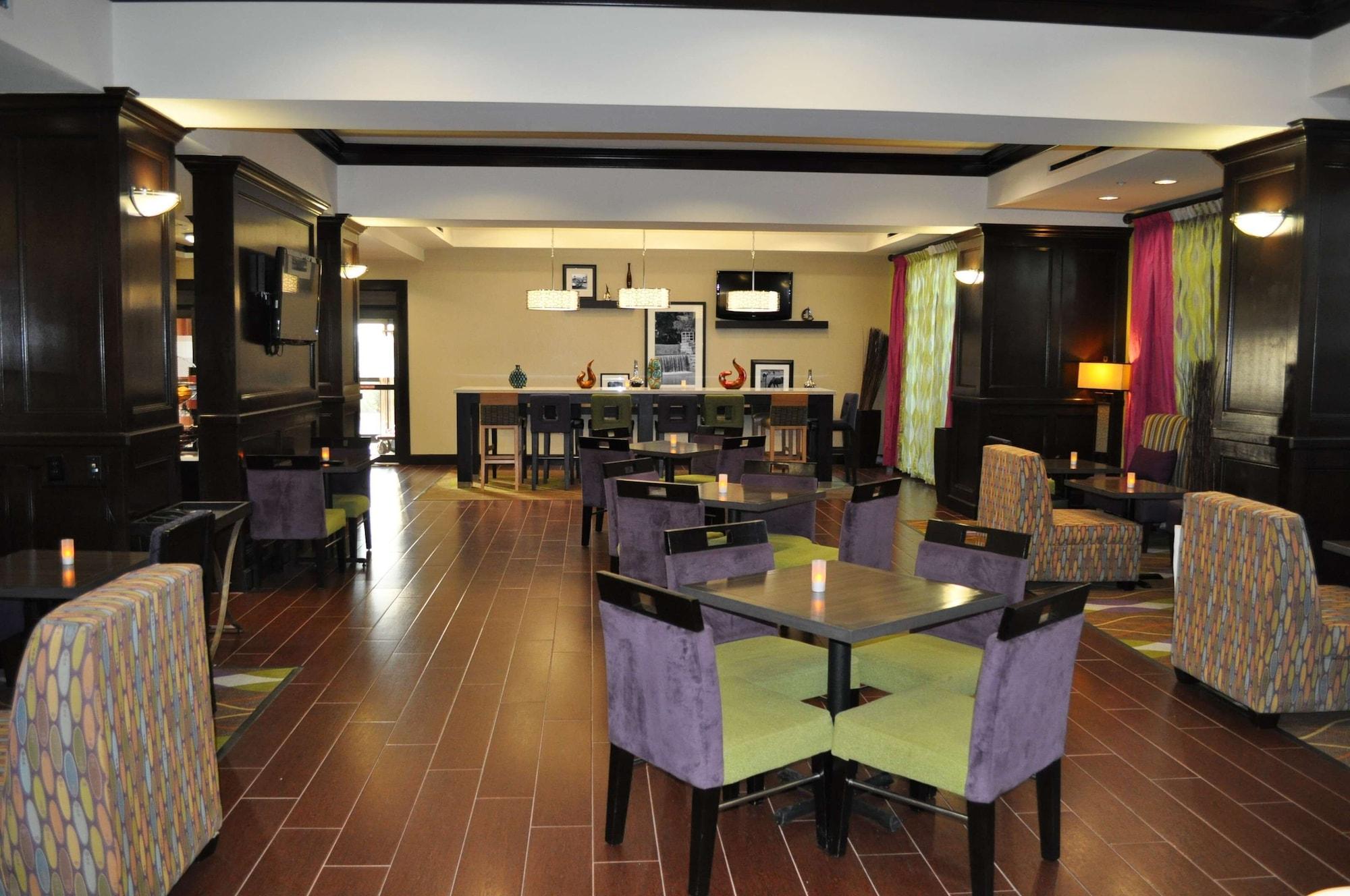 Vista Lobby Hampton Inn Pleasanton
