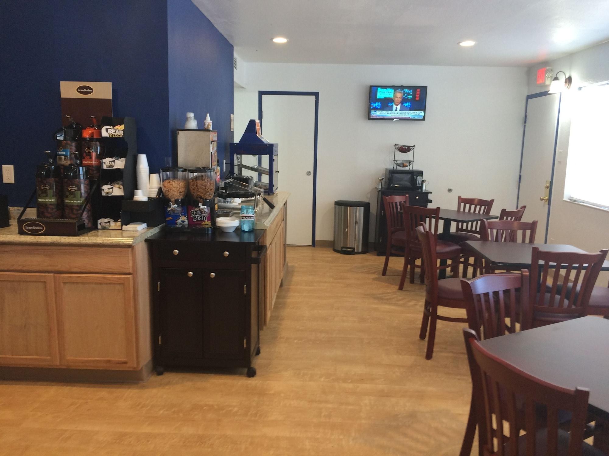 Restaurant Travelodge by Wyndham Raton