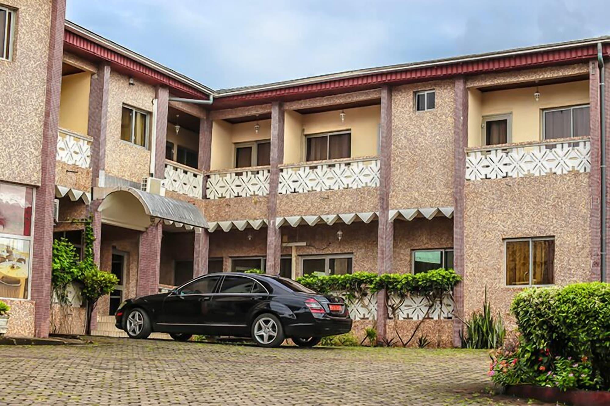 Vista Exterior Fini Hotel Bobende