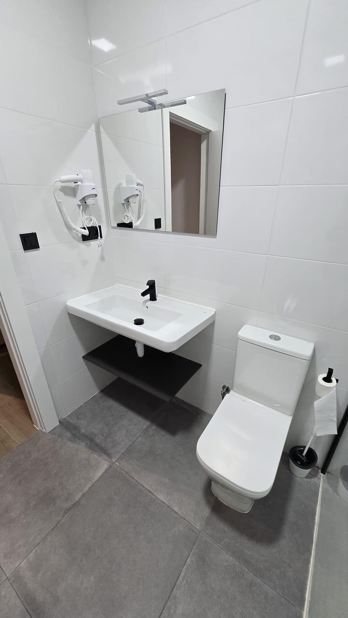 Equipamiento de Habitación ALMA one