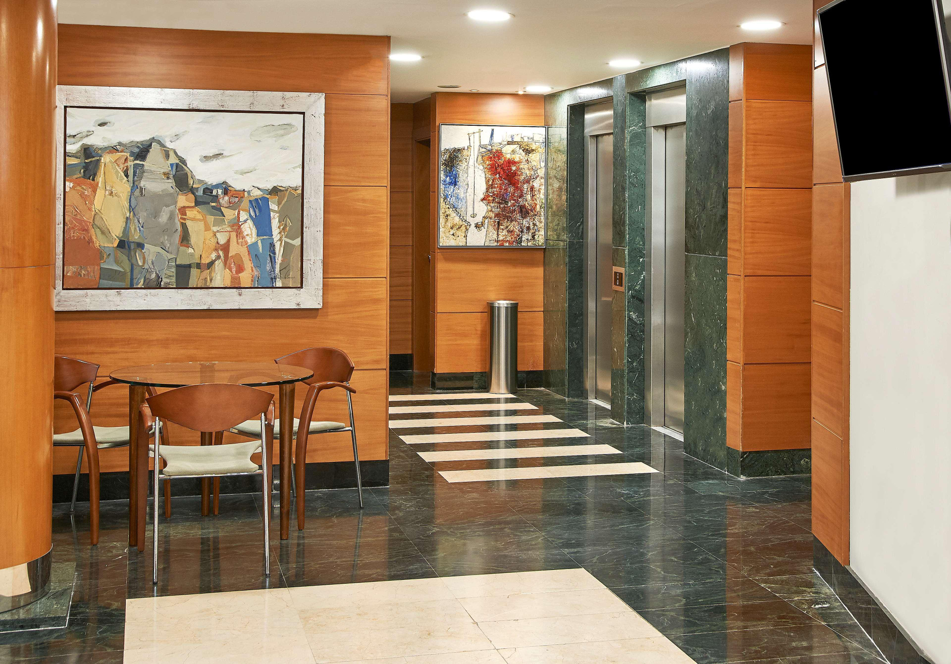 Vista Lobby NH Valencia Las Artes