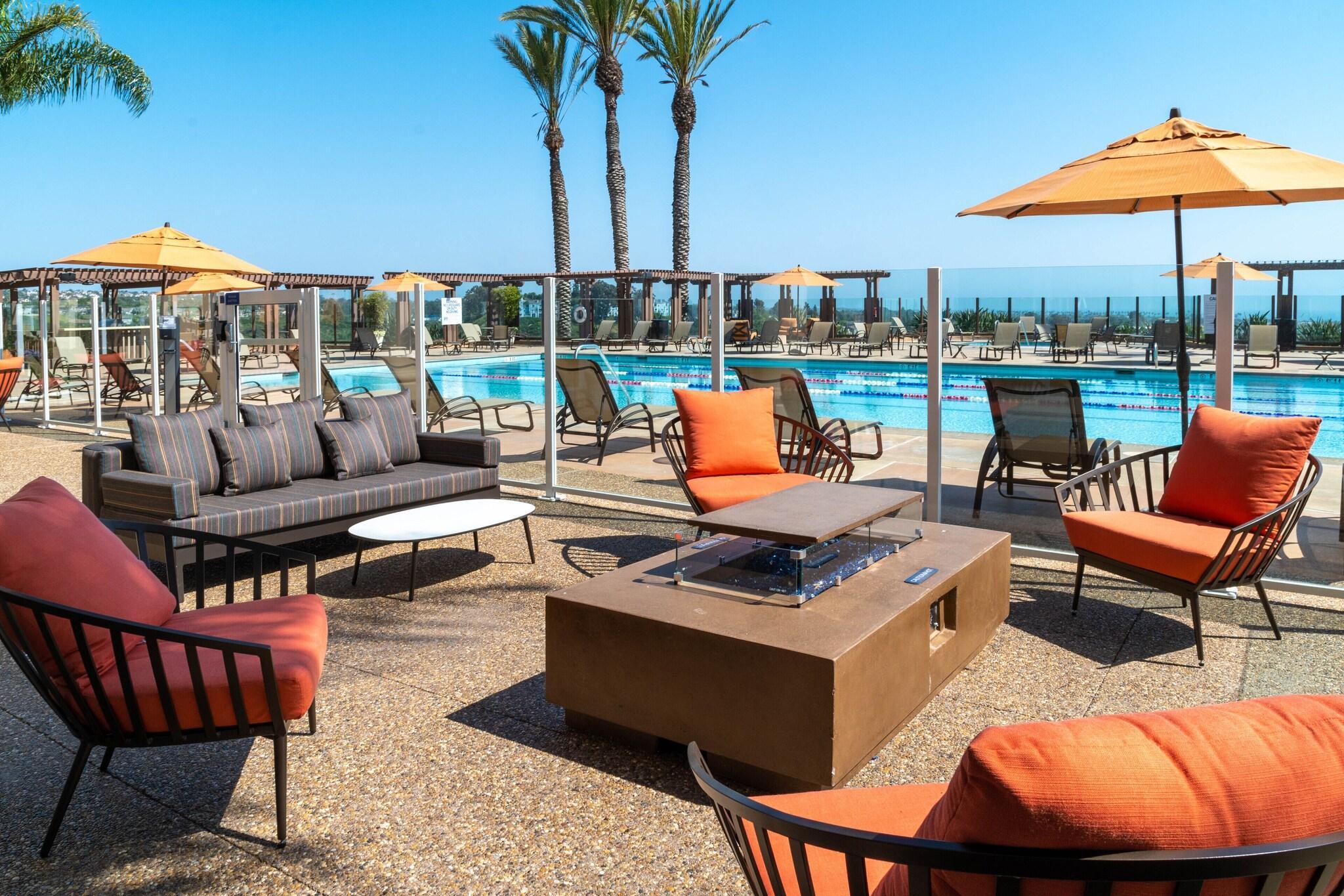Bar/Salón The Cassara Carlsbad, Tapestry Collection by Hilton