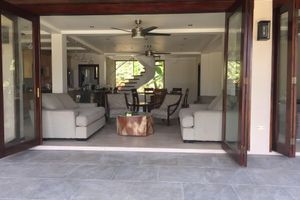 Alquiler Vacacional - Luxury Seafront Villa, Chukka Cove nr St Ann Bay, private deck, pool, housemaid.