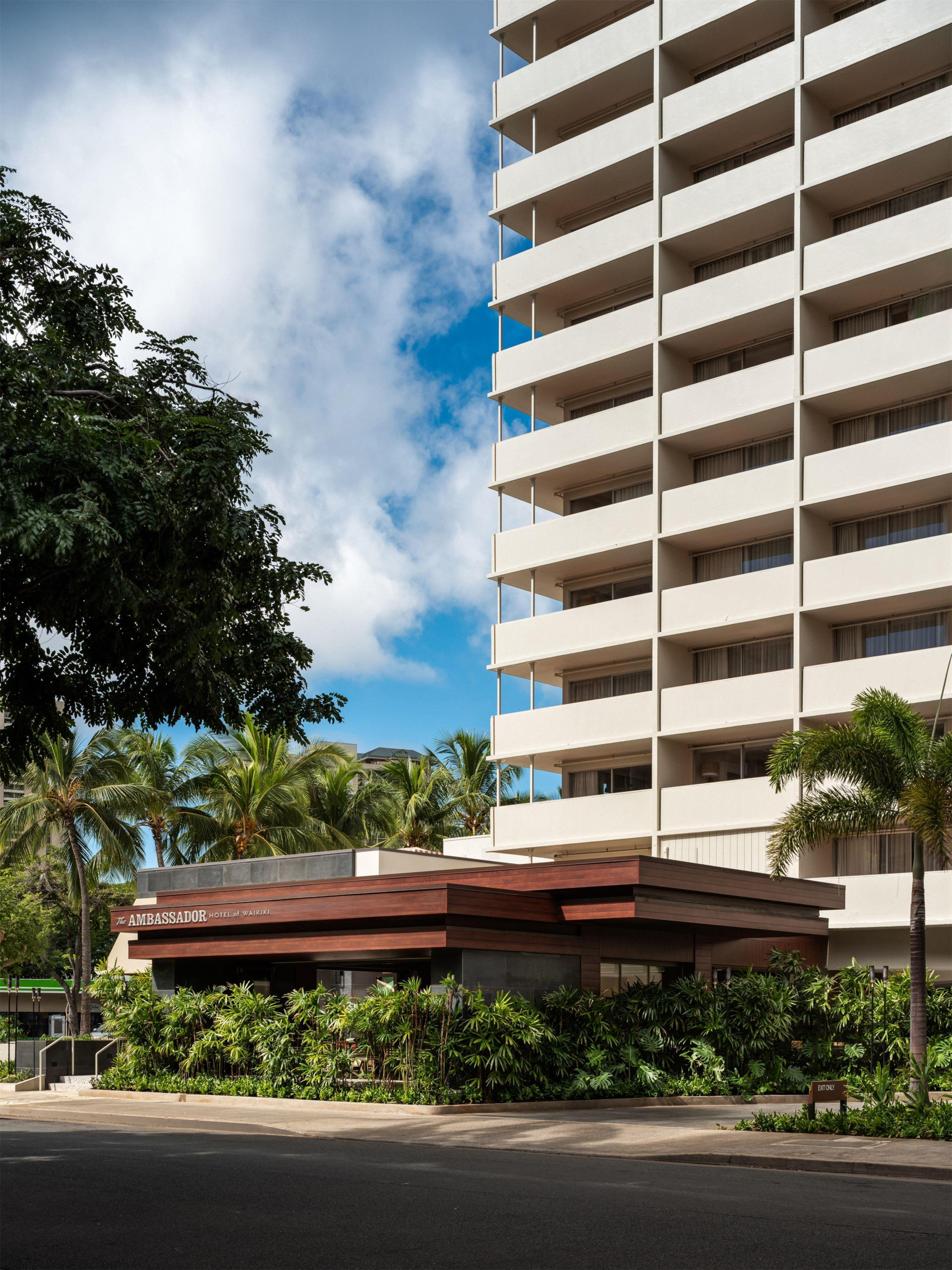 Vista Exterior Ambassador Hotel of Waikiki, Tapestry Collection by Hilton