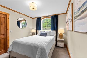 Alquiler Vacacional - Gorgeous 5 Bdr w/Hot Tub & Sauna- Walk to Holi-Mont!