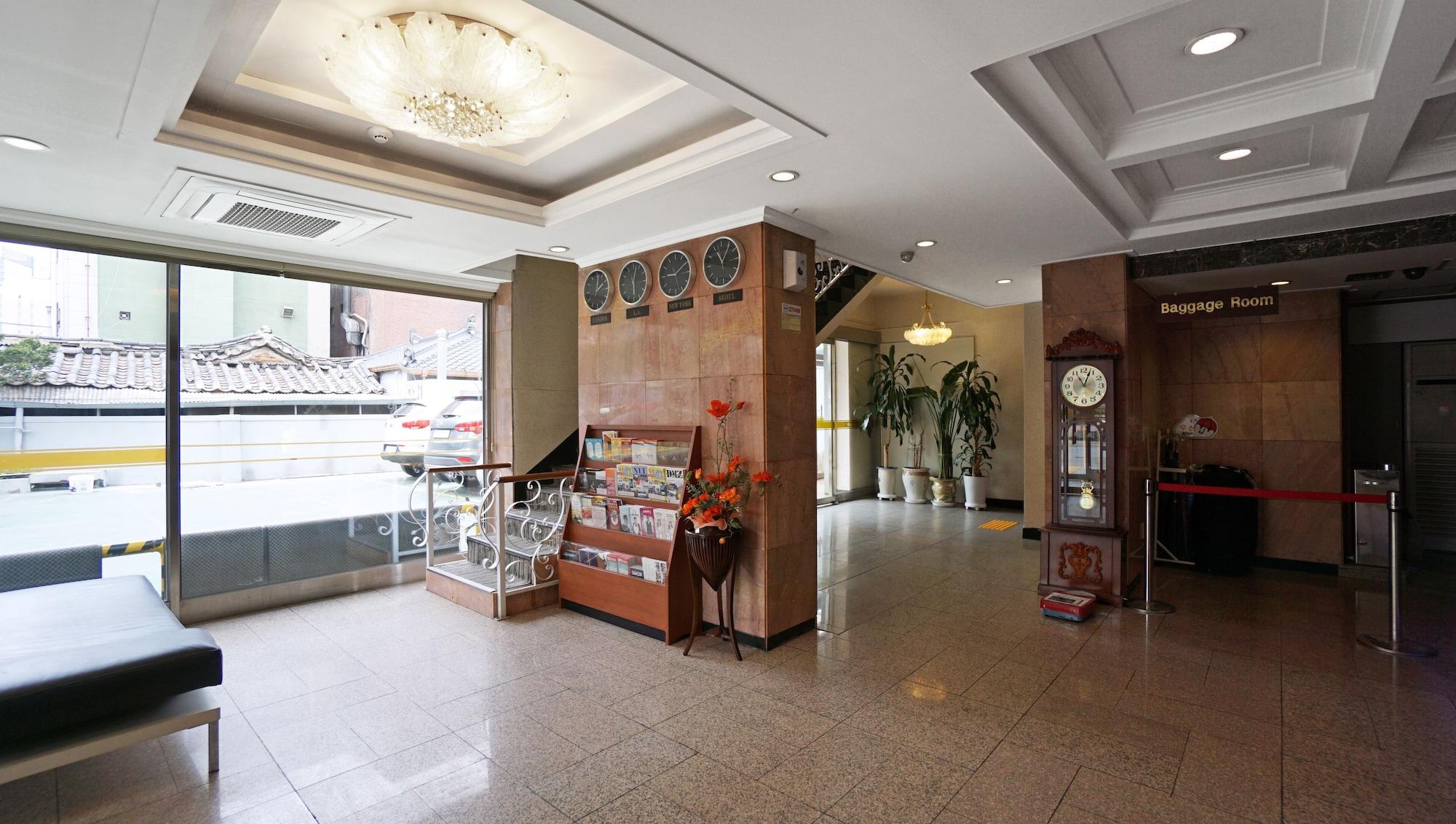 Vista Lobby Insadong Crown Hotel