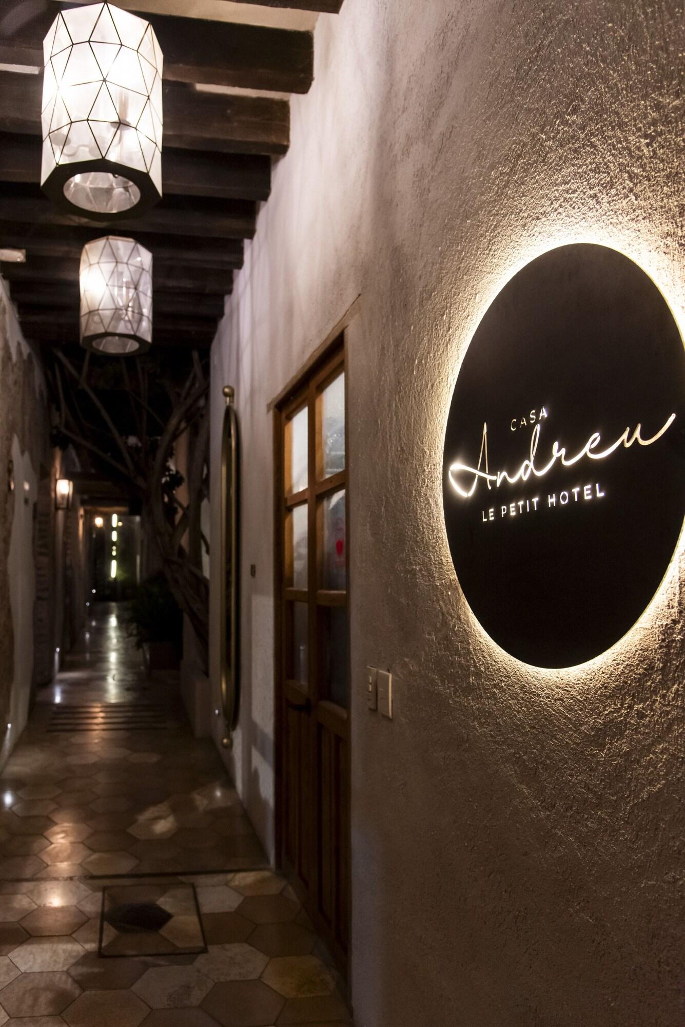 Varios Casa Andreu Hotel
