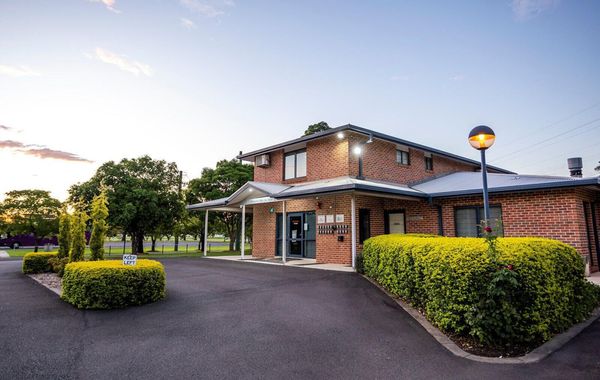 Hawkesbury Race Club Motel