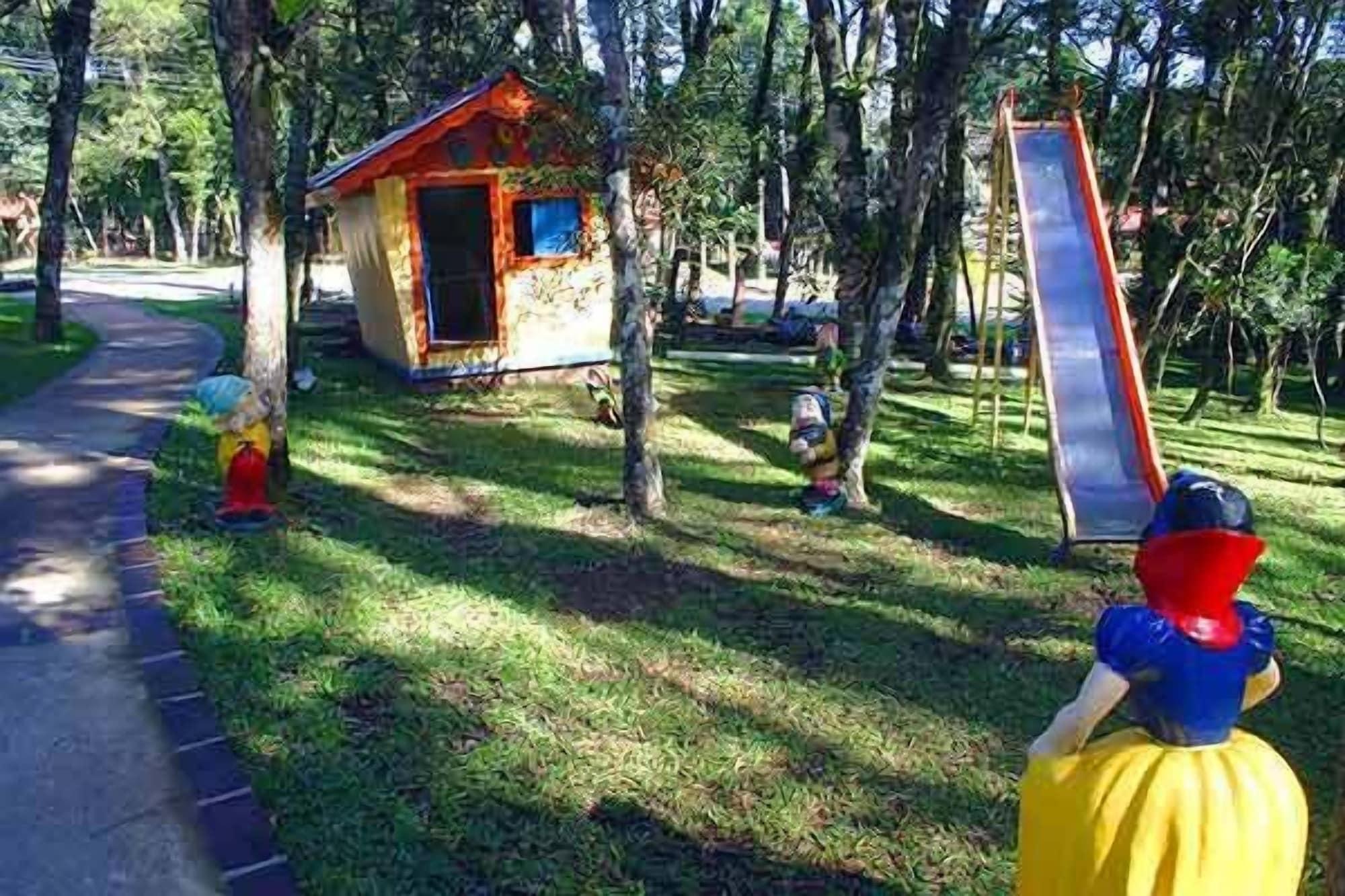 Instalaciones Recreativas Pousada do Bosque