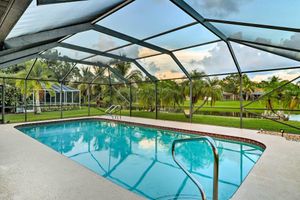Alquiler Vacacional - Waterfront Port St Lucie Home w/ Lanai & Pool