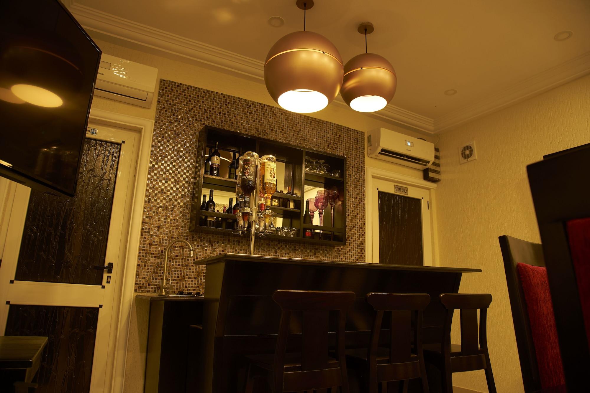 Bar/Salón The Ritzz Exclusive Guest House