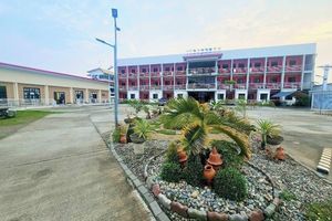 Alojamiento - EC Hotel near Laoag Airport