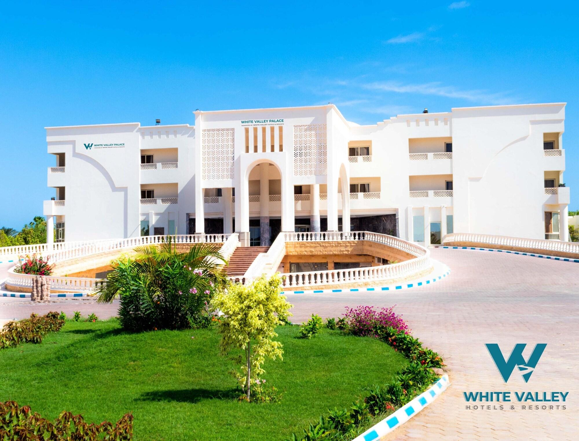 Vista Exterior White Valley Palace