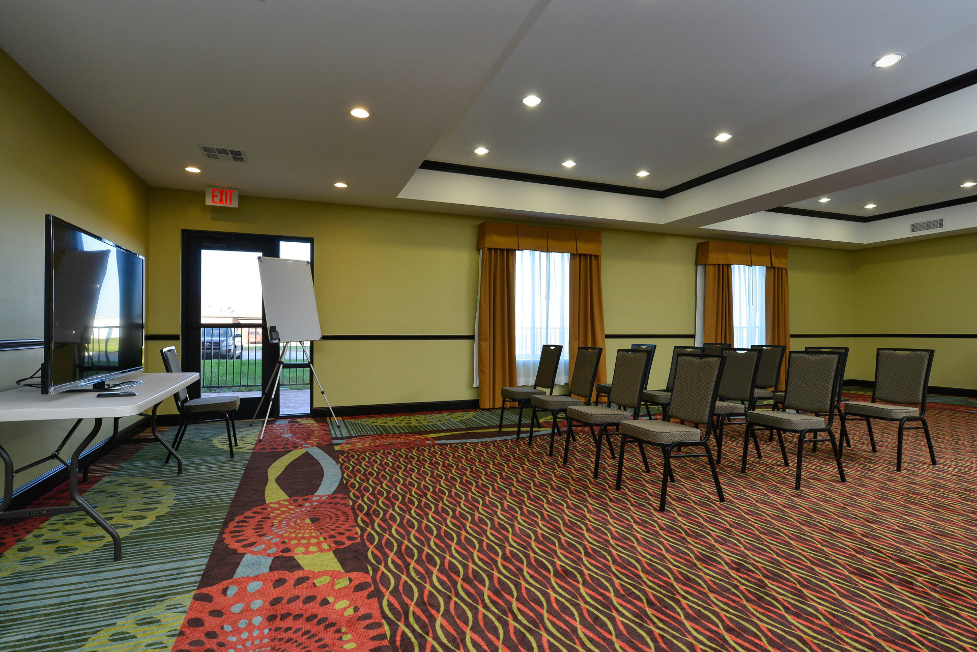 Centro de Negocios Holiday Inn Express & Suites Alva