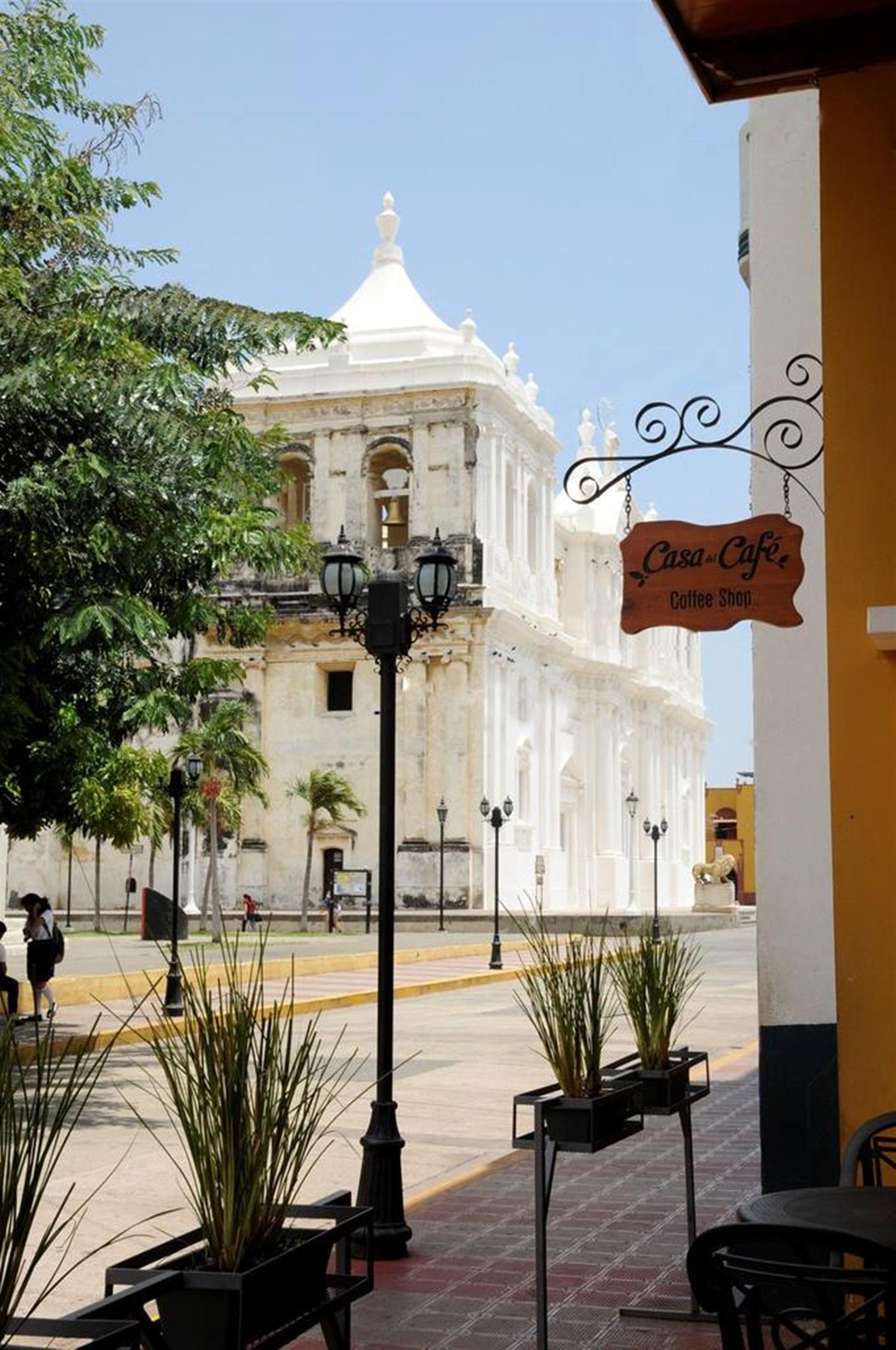 Vista Exterior Best Western Las Mercedes Leon