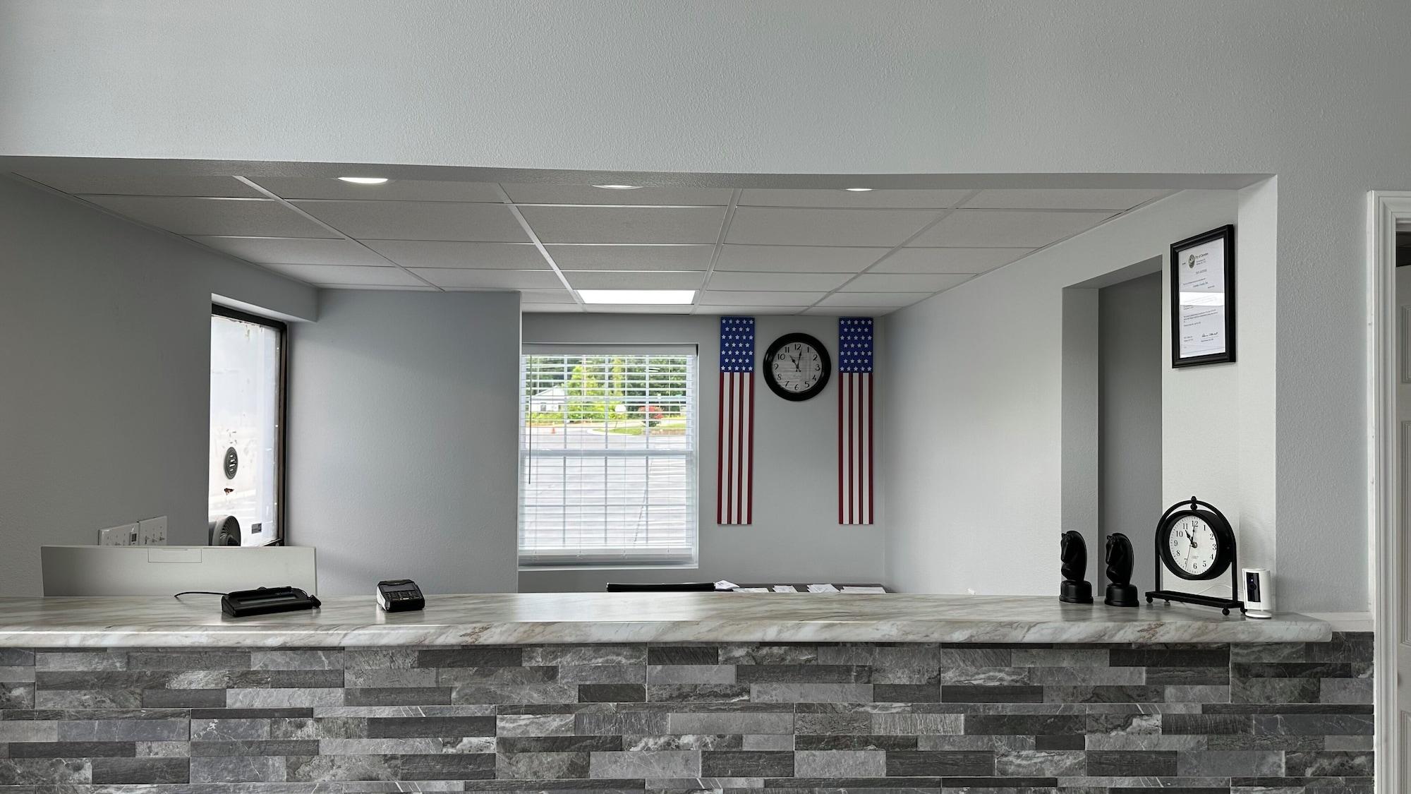 Vista Lobby CAMDEN COUNTRY INN