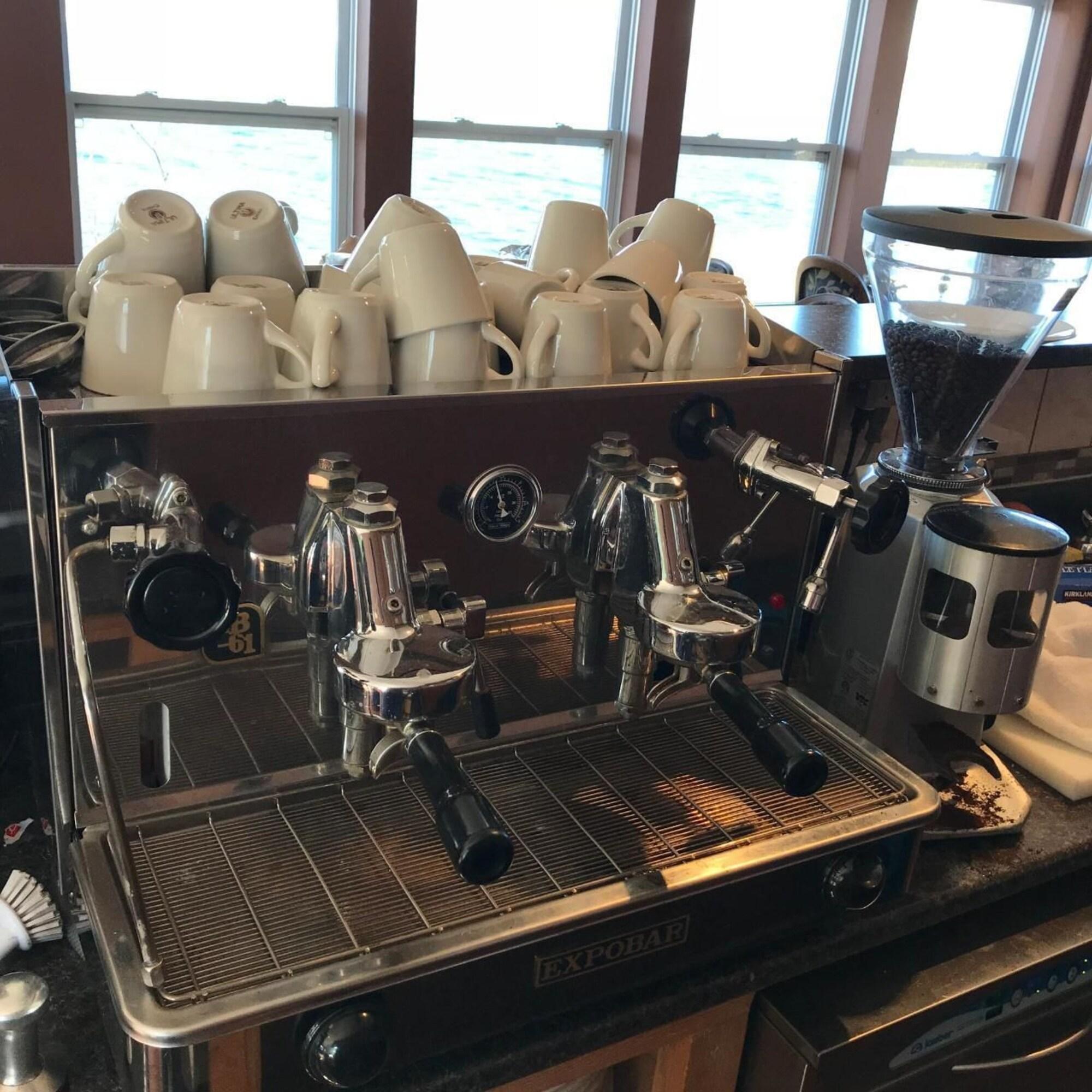 Bar/Salón Harbourview Motel & Accommodations