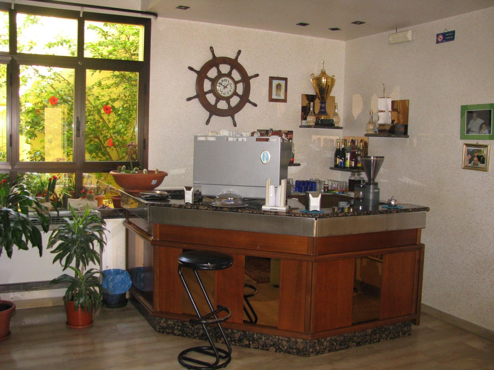 Bar/Salón Le Pelagie