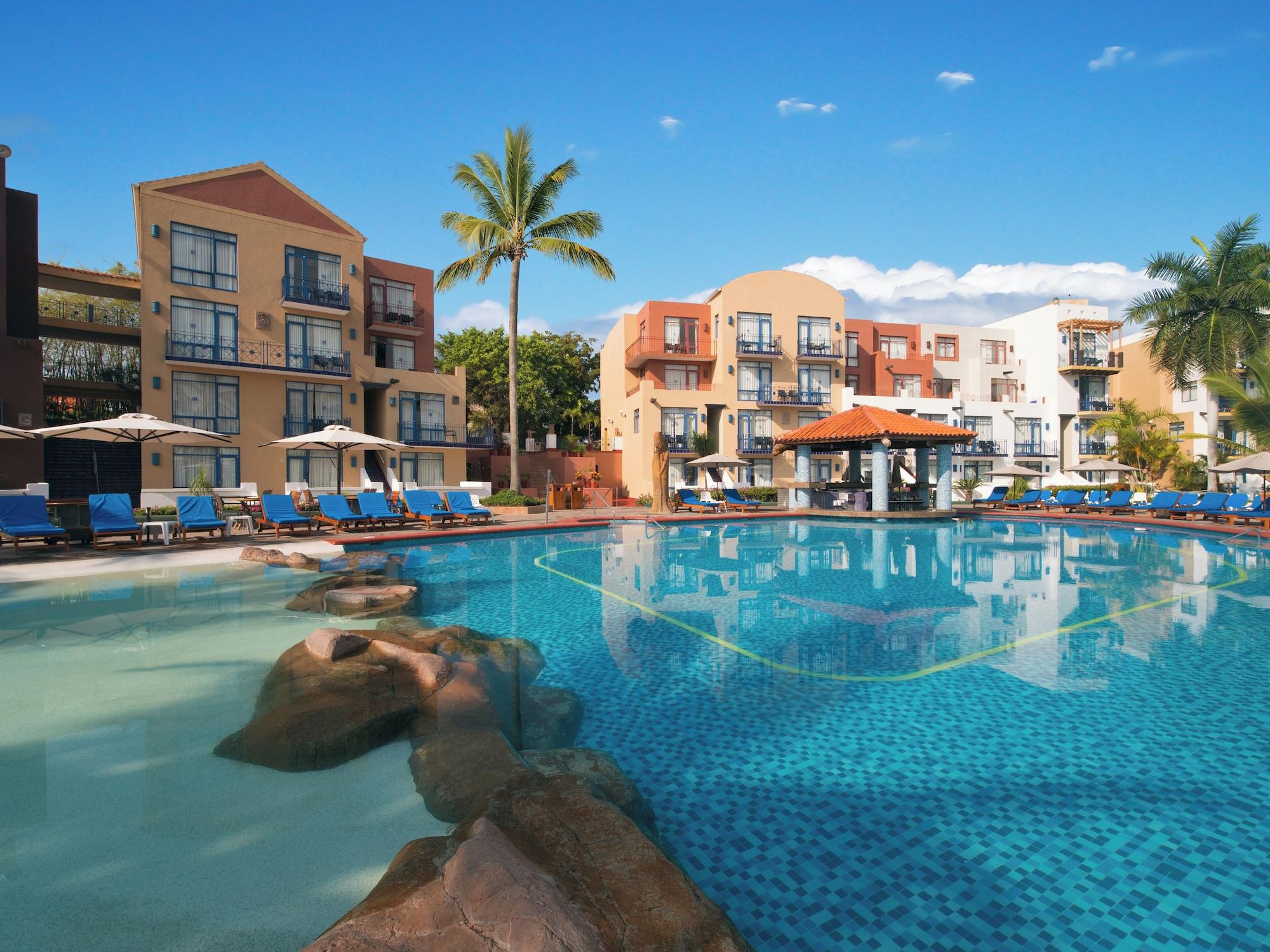 Vista Piscina El Cid Marina Beach Hotel - All Inclusive