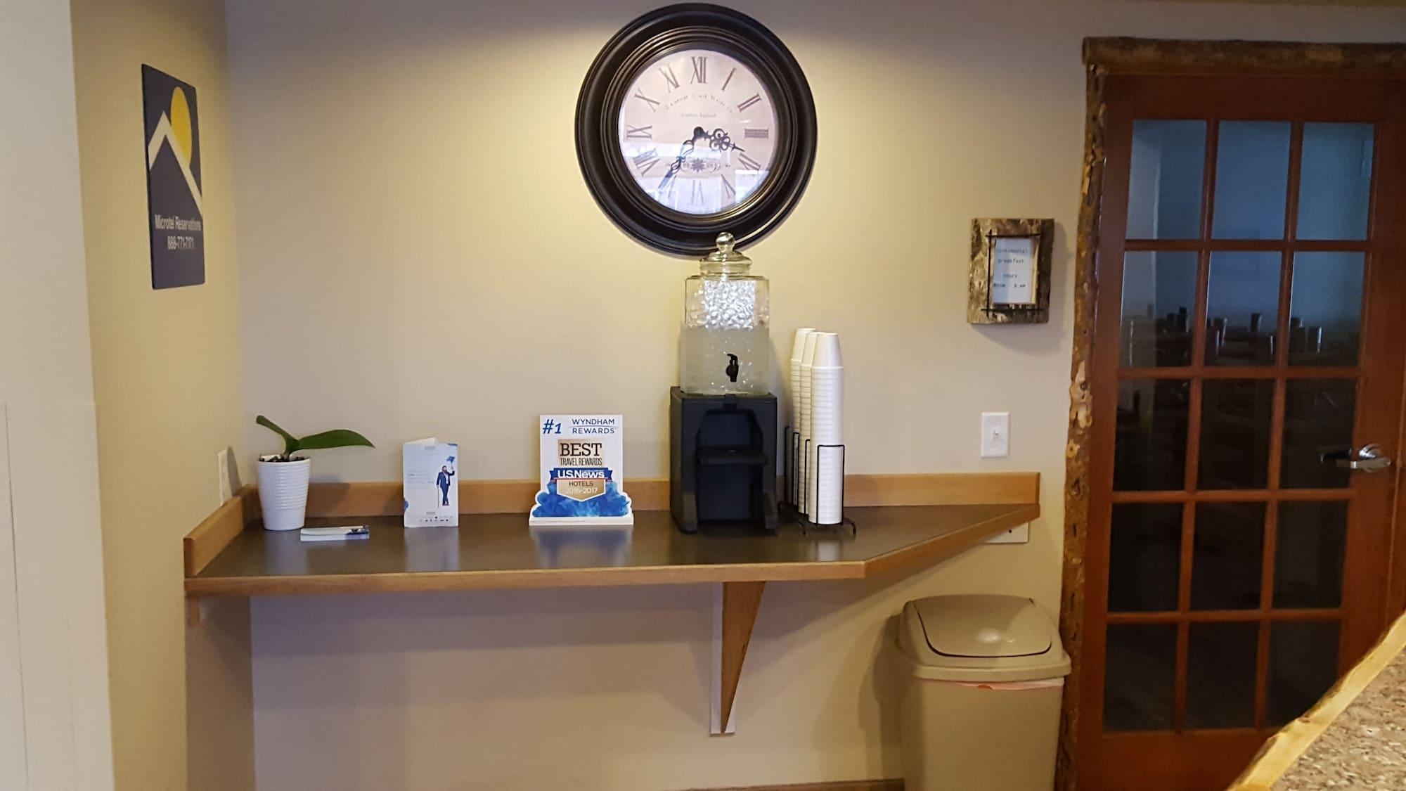 Bar/Salón Microtel Inn & Suites by Wyndham Bozeman