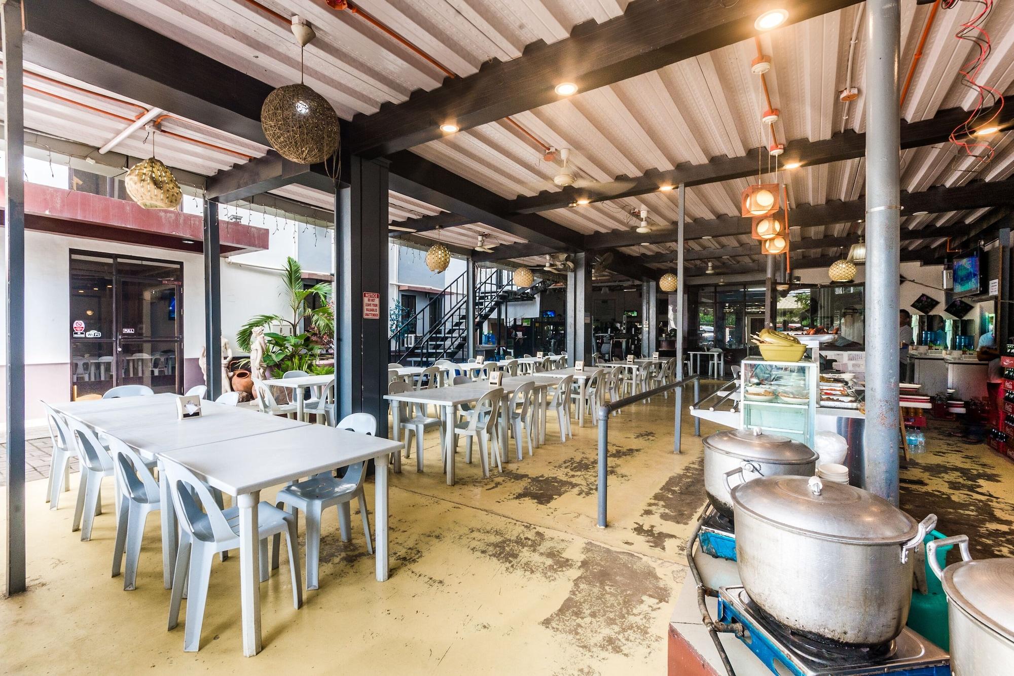 Restaurant OYO 569 Alt Complex