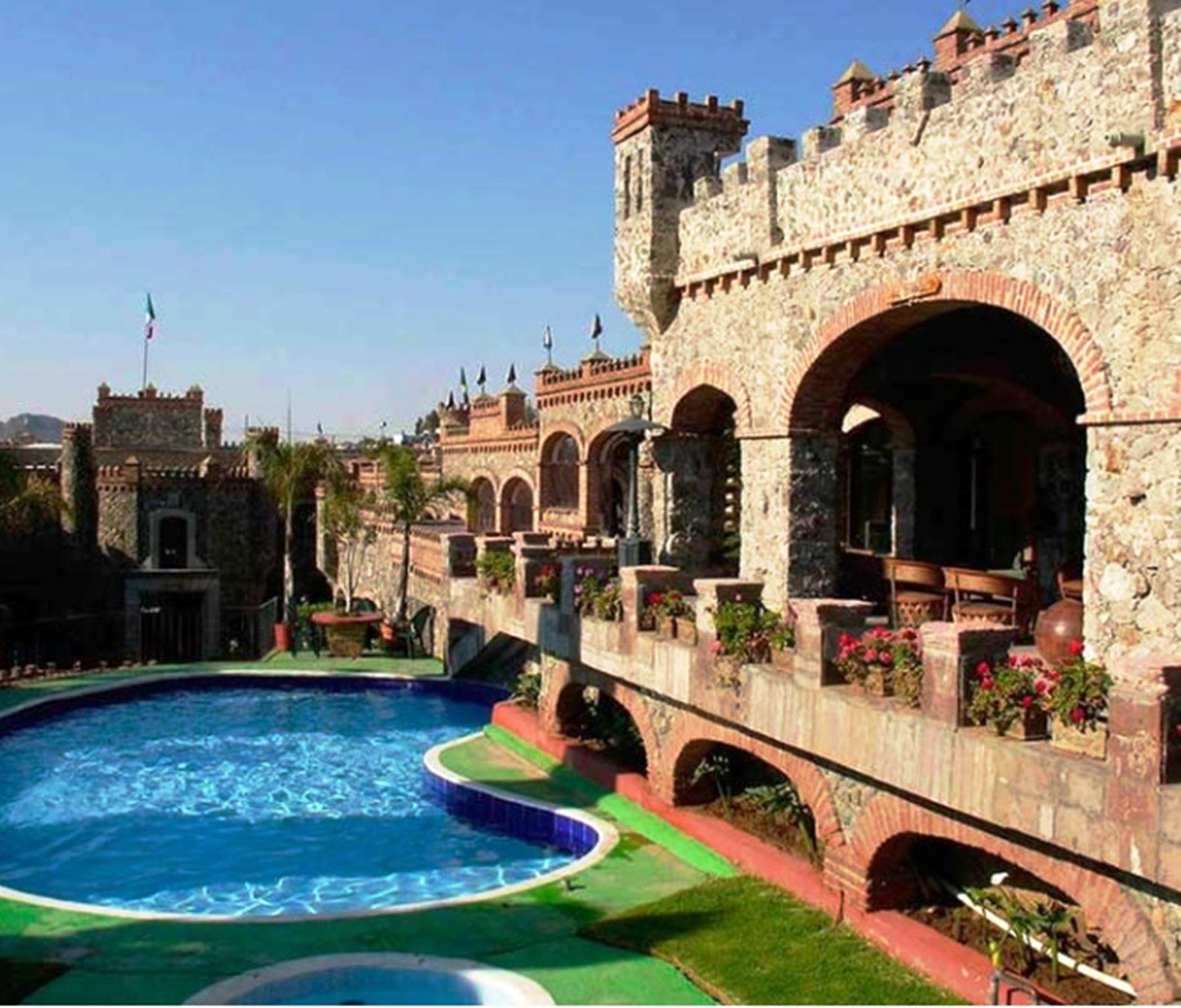Vista Piscina Hotel Castillo Santa Cecilia