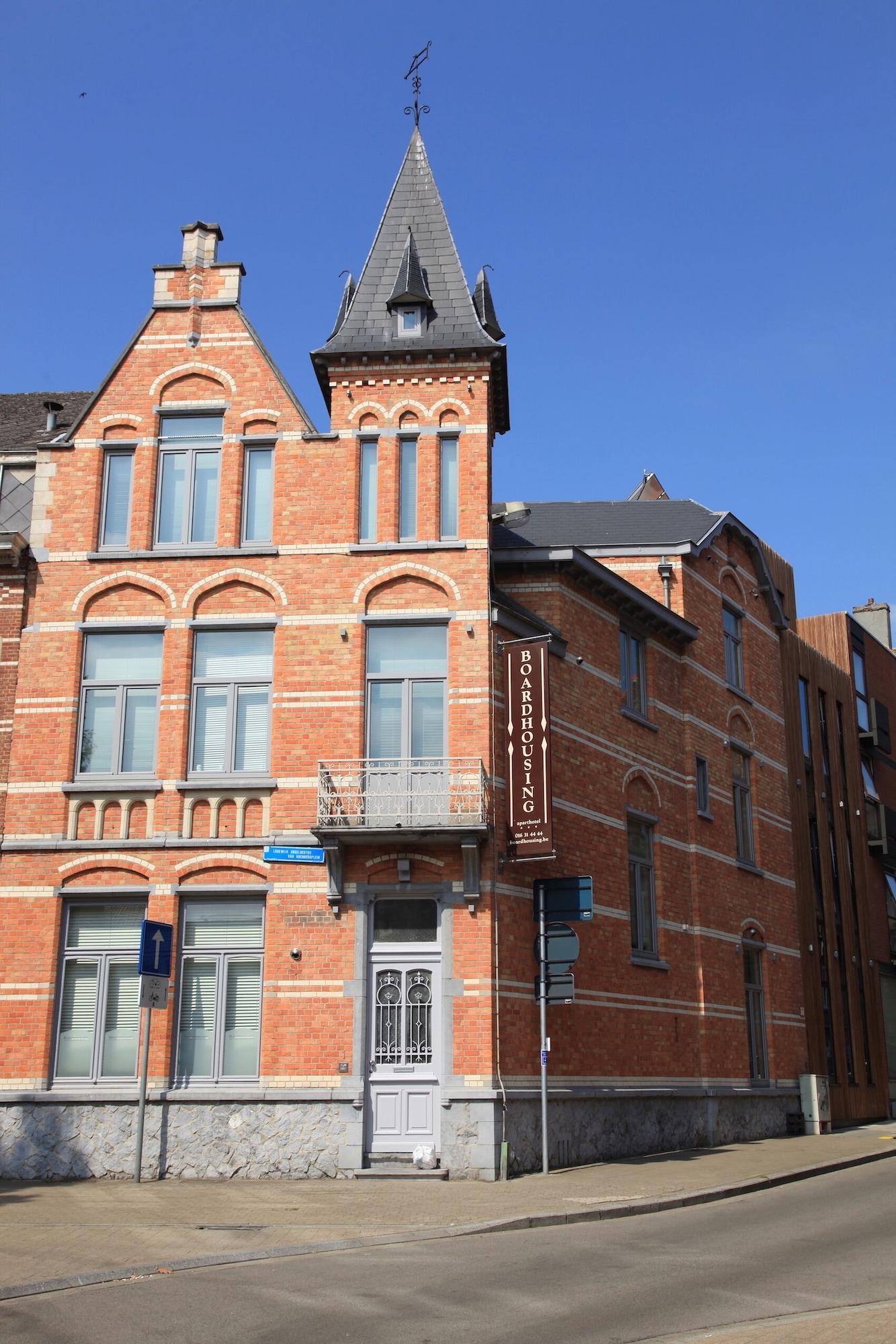 Vista Exterior Boardhousing ApartService