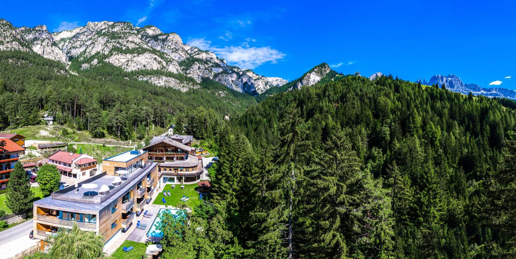 Vista Exterior Berghotel Pine