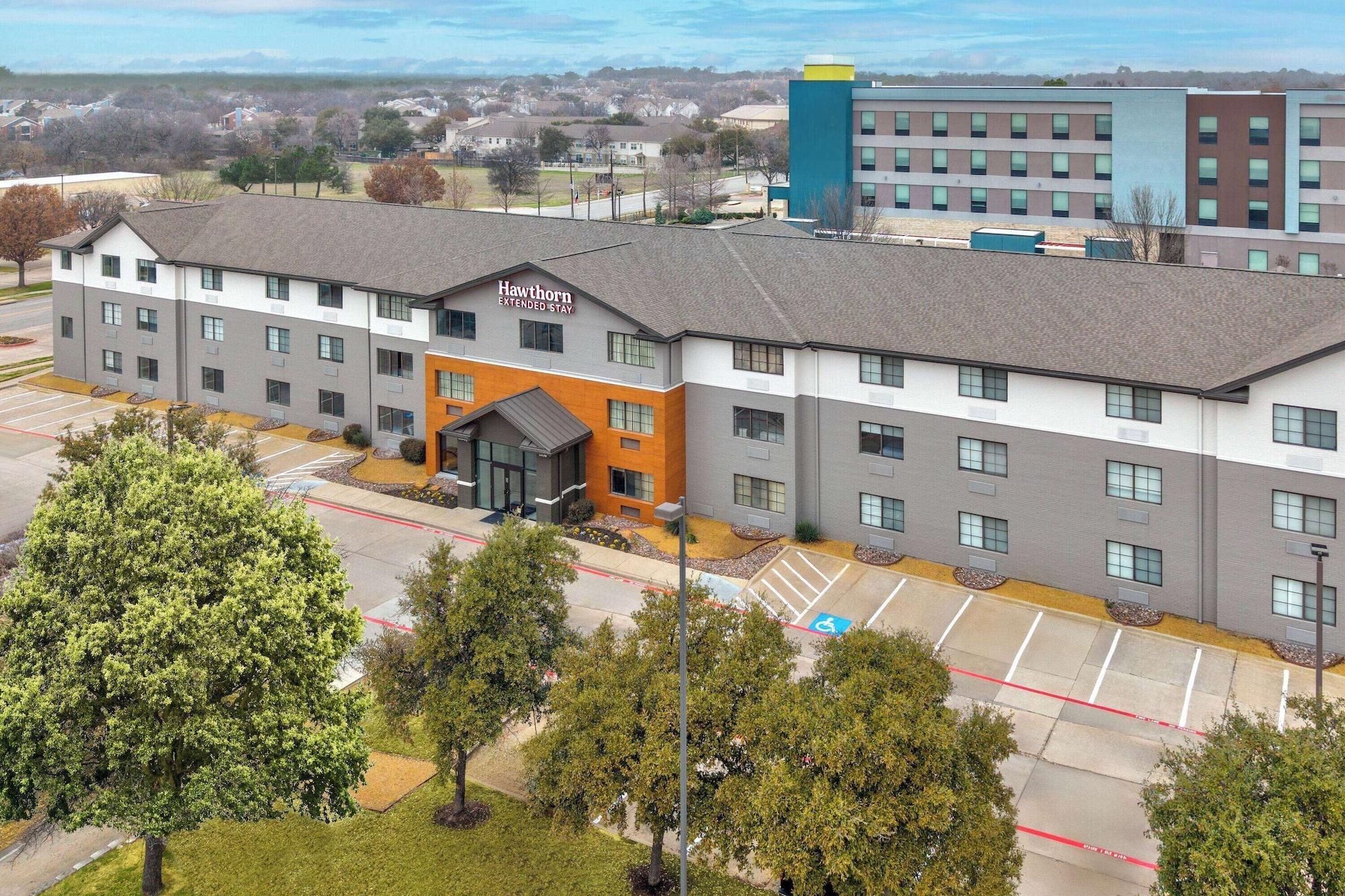 Vista Exterior Hawthorn Extended Stay by Wyndham Bedford / Dallas