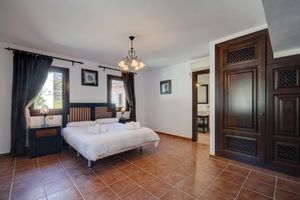 Alquiler Vacacional - Casa Bonita, a lovely apartment nestled in the lush Acedia Valley