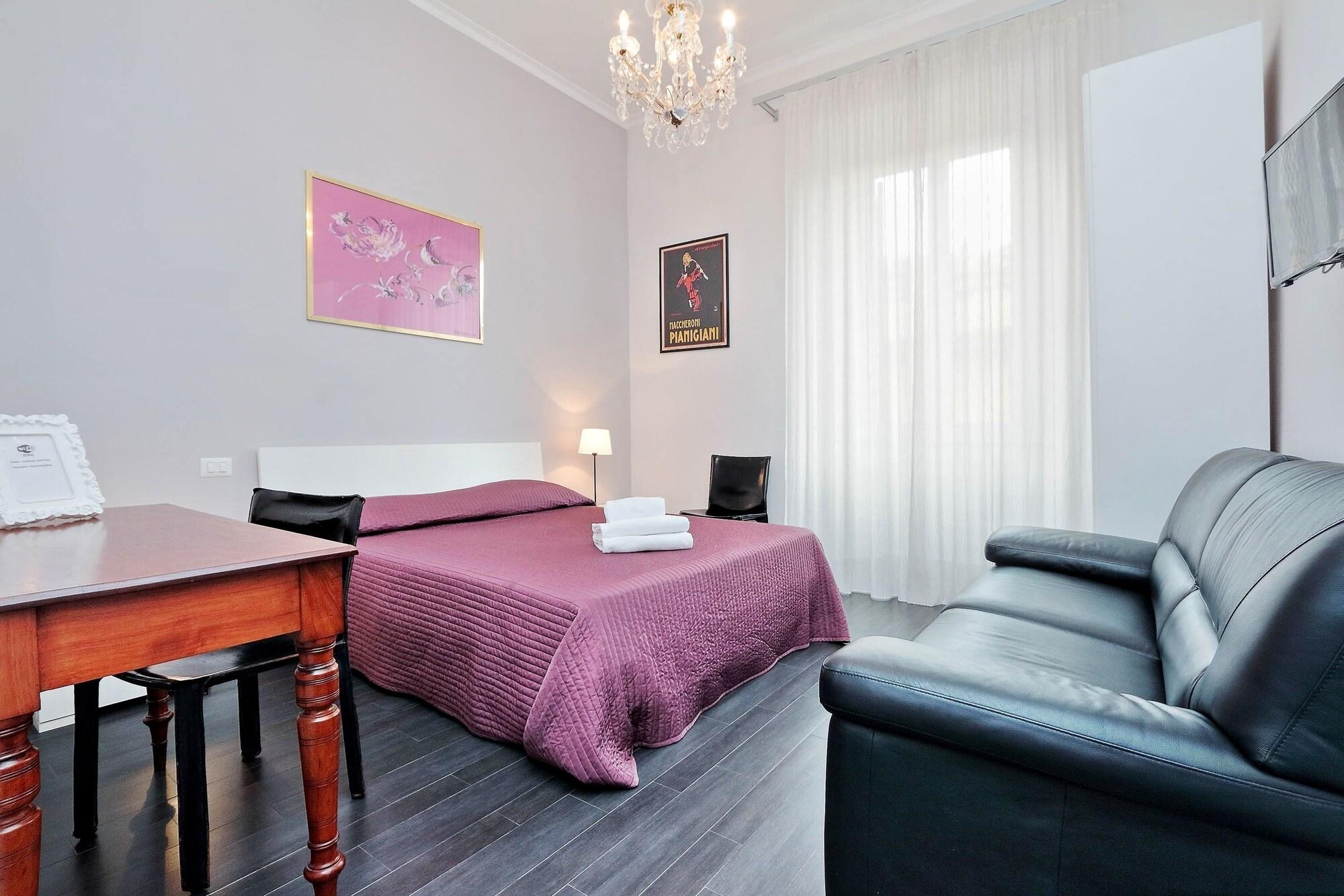 Varios Brunetti Suite Rooms