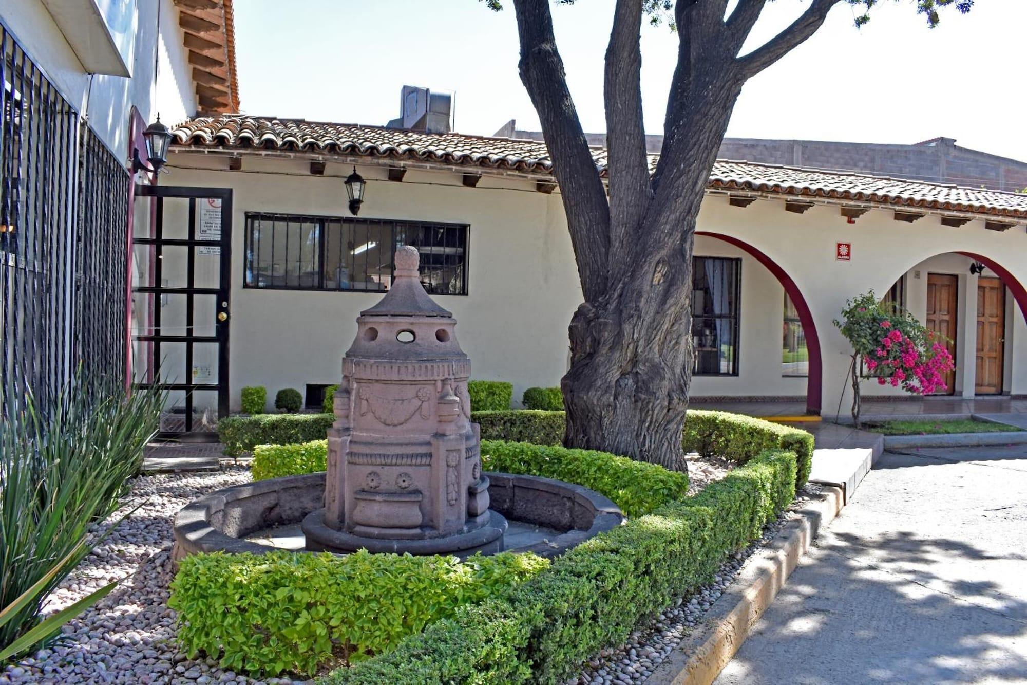 Vista Exterior Hotel Sand's San Luis Potosí