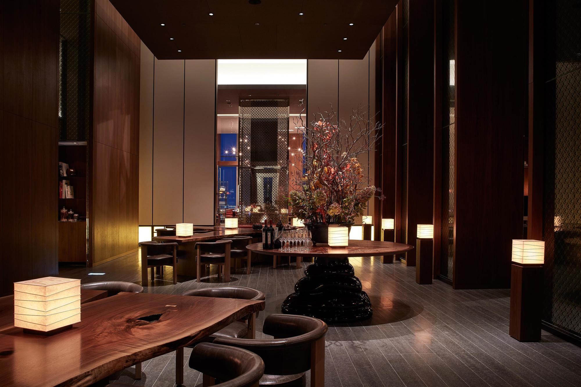 Vista do lobby Andaz Tokyo Toranomon Hills - a concept by Hyatt
