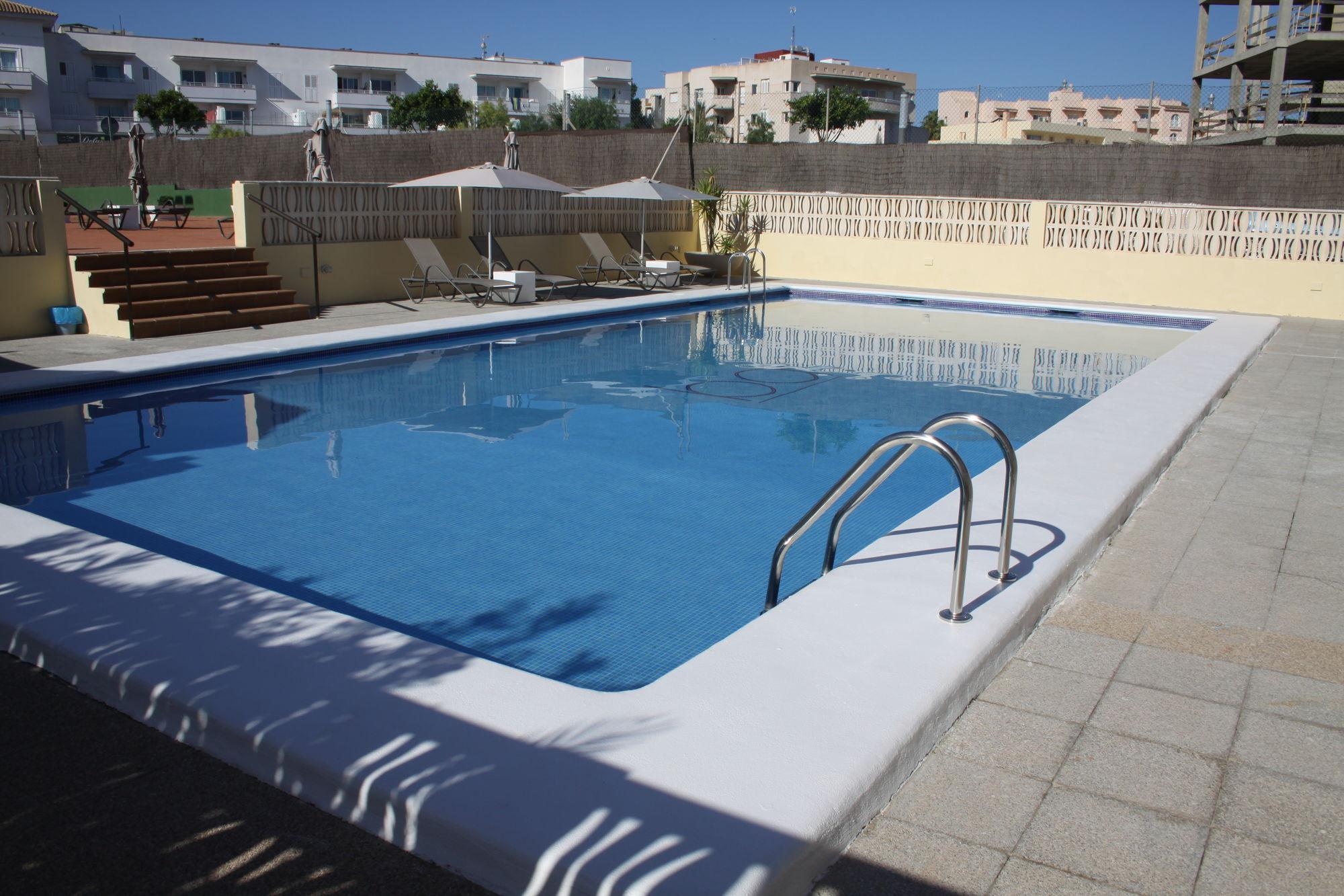 Vista da piscina BA Style Apartments