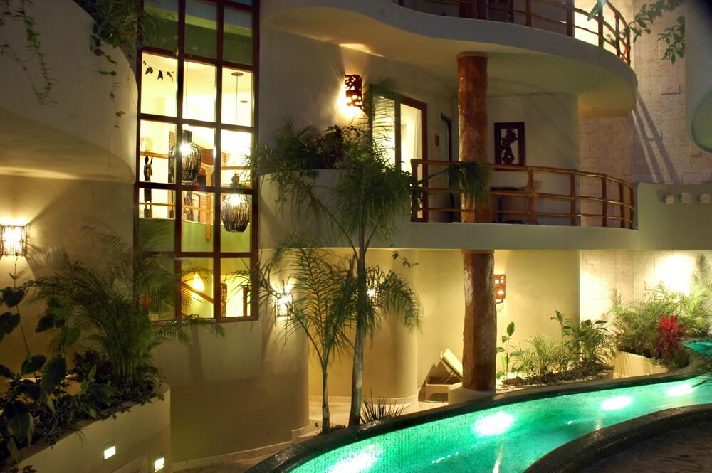 Hotel Maya Villa Condo Hotel