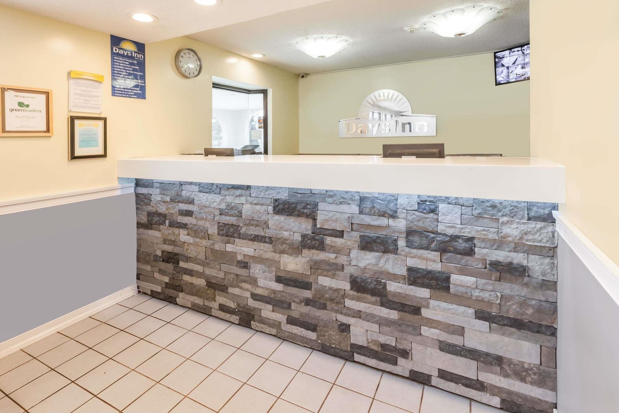 Comodidades del Alojamiento Days Inn by Wyndham Kent - Akron