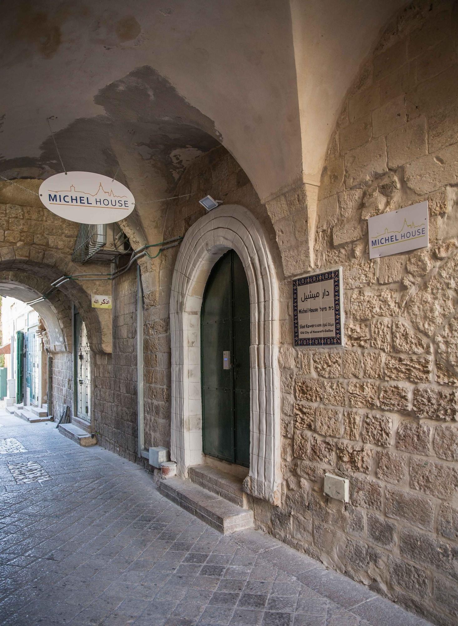 Vista Exterior Michel House