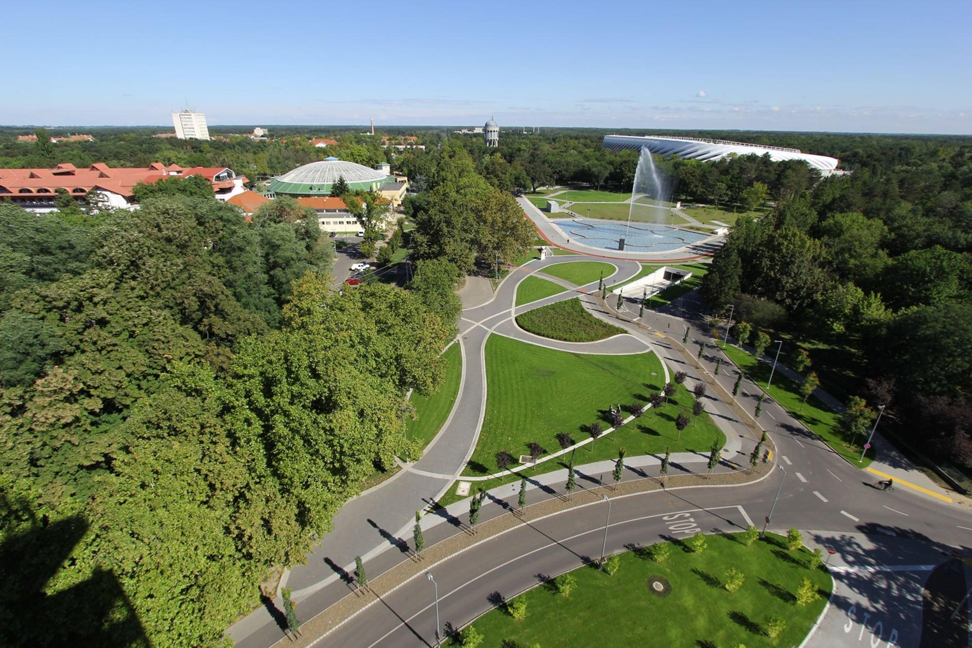 Vista Exterior Aquaticum Debrecen Thermal and Wellness Hotel