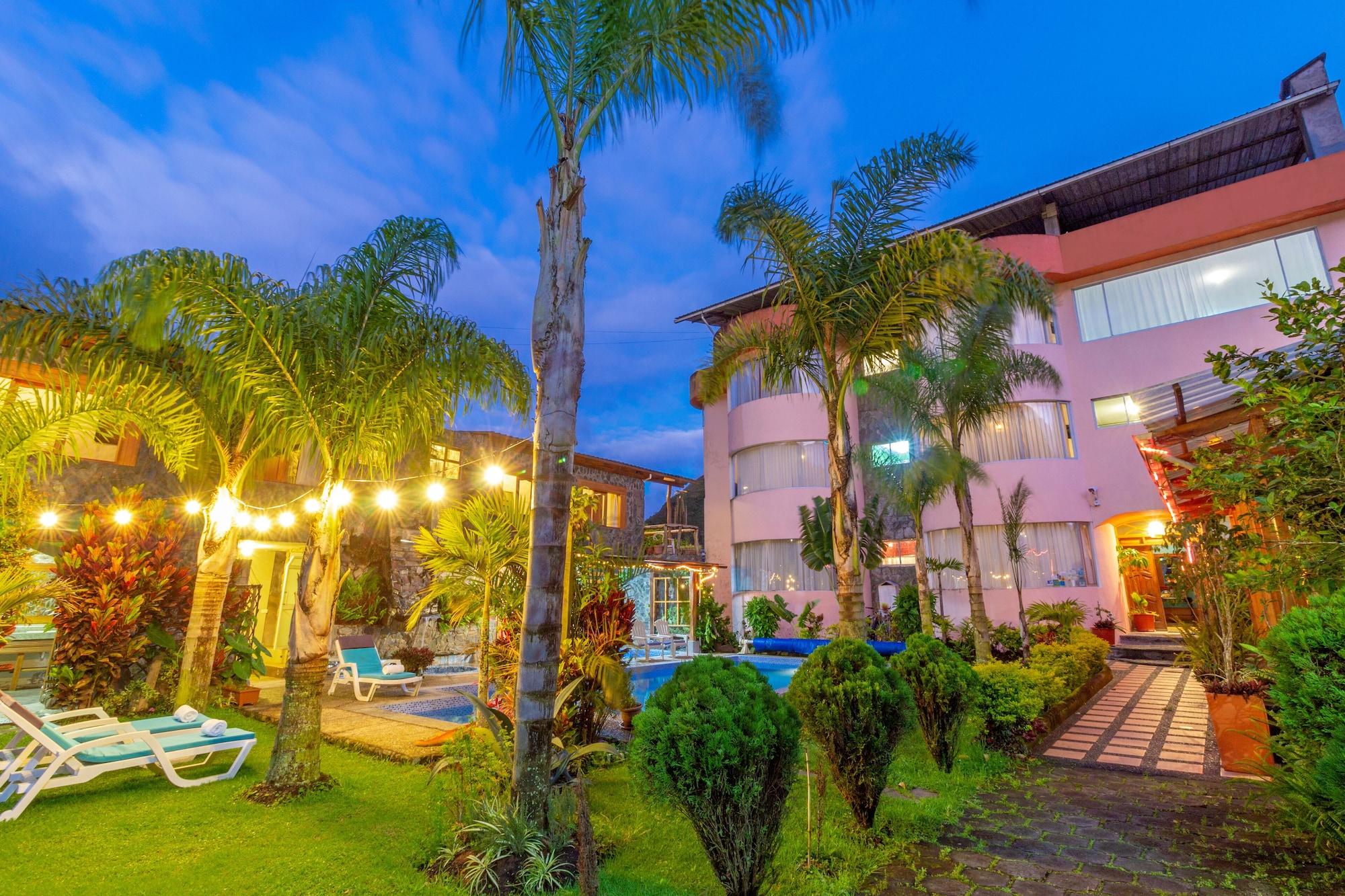 Varios Napolitano Apart & Hotel