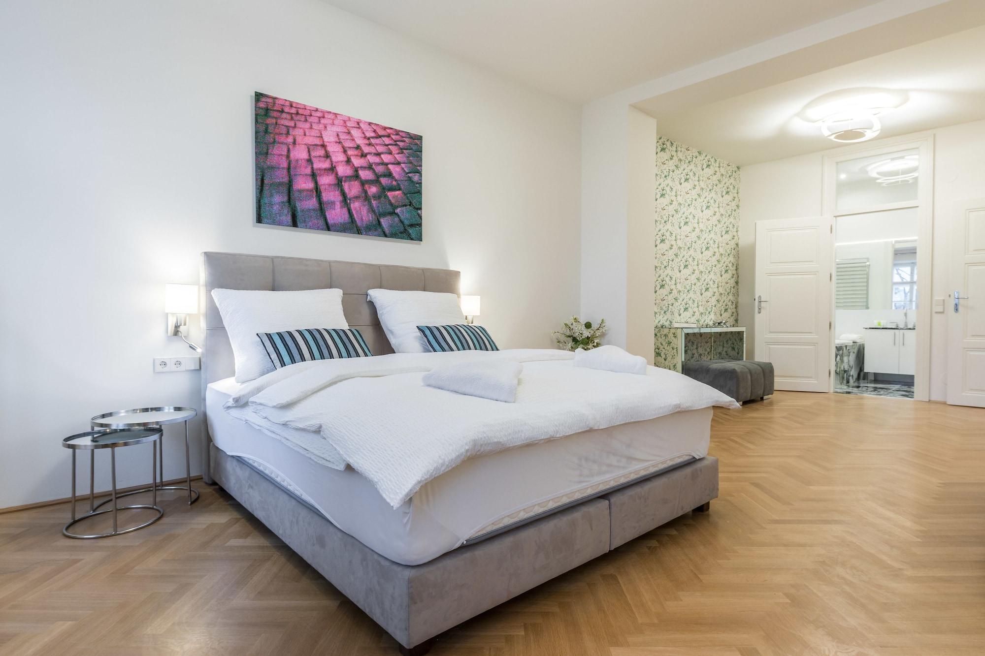 Varios Parkview Residences